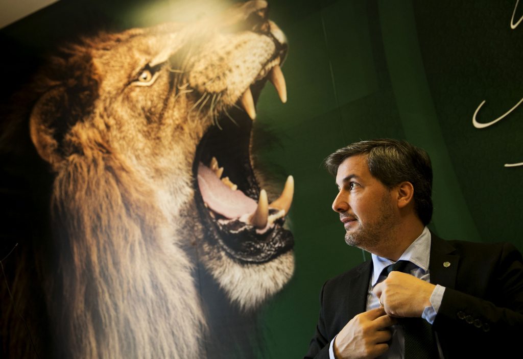 Os seis resistentes que seguram Bruno de Carvalho