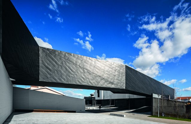 "Os Universalistas": 50 anos da arquitetura portuguesa num retrato de grupo