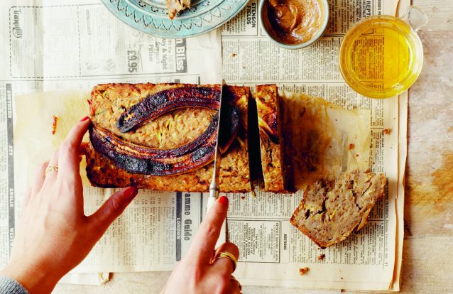 Pão de curgete e banana, por Ella Woodward