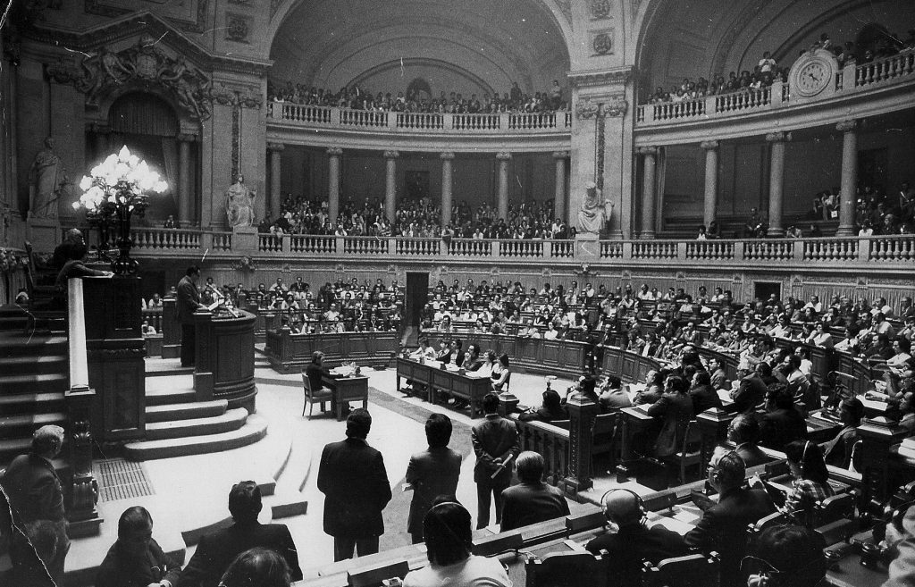 Parlamento: Constituição revisitada