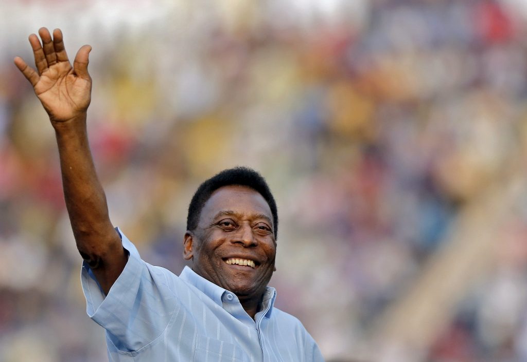 Pelé leiloa medalhas de campeão do mundo de futebol