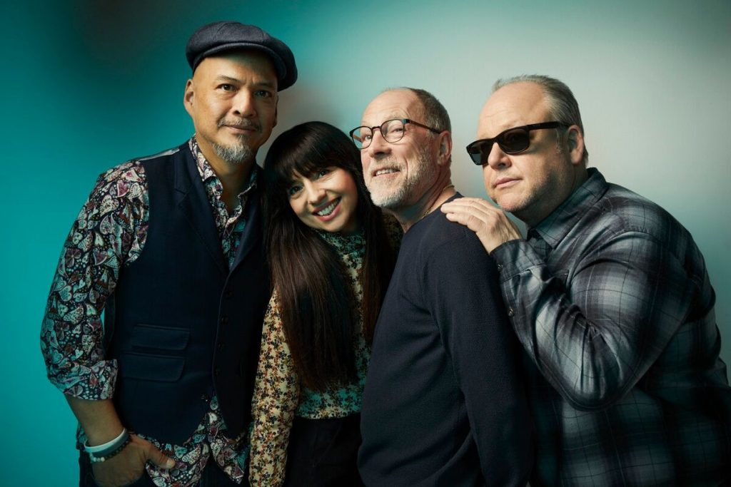 Pixies estão (finalmente) de volta com o álbum "Beneath the Eyrie"