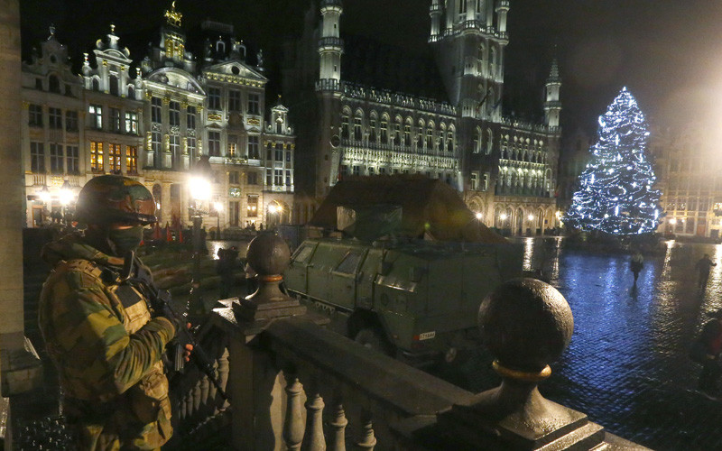 Polícia efetua operação antiterrorista no centro de Bruxelas