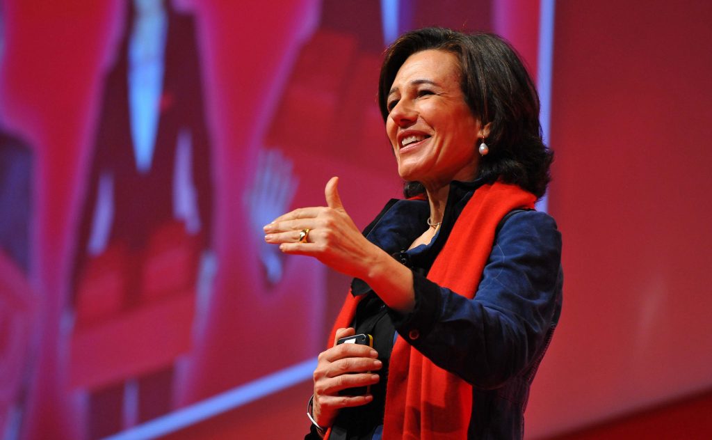 Popular recompra negócio de cartões de crédito com Santander Totta