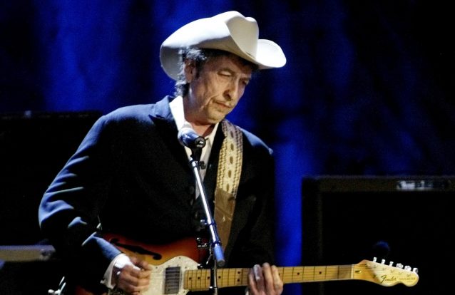 Prémios Nobel: Bob Dylan envia discurso e Patti Smith para cantar