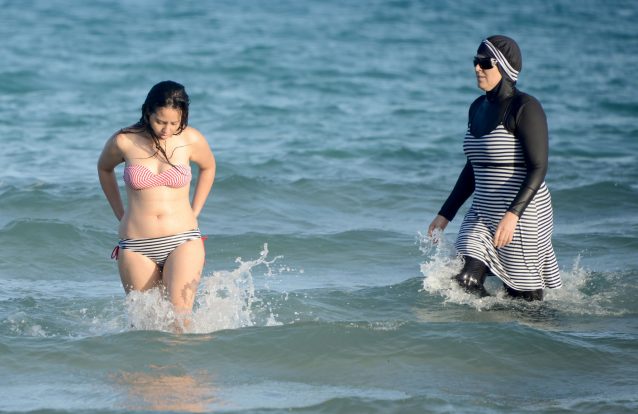 Presidente da comunidade islâmica de Lisboa ataca proibição do burkini em França