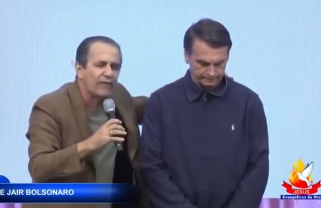 Primeira aparição pública de Bolsonaro foi num culto evangélico