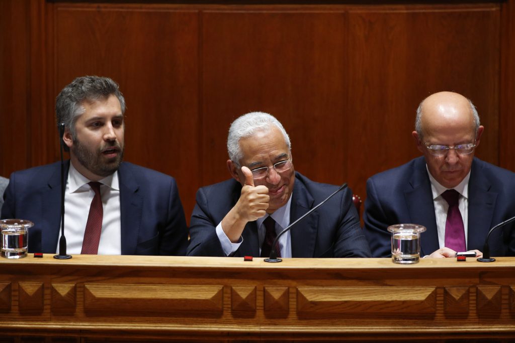 Programa de Regularização Extraordinária… para precários