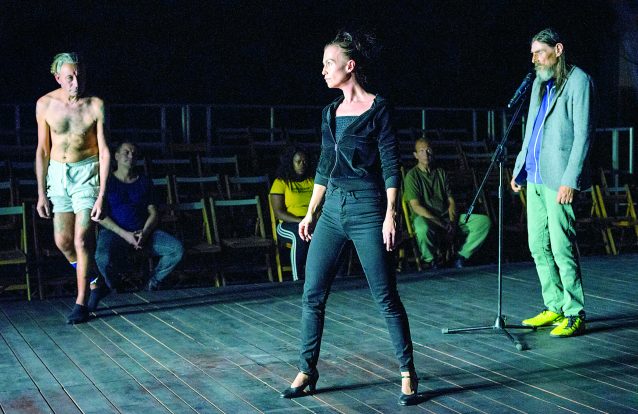 "Provisional Figures – Great Yarmouth", de Marco Martins: Aves e homens no Teatro Maria Matos
