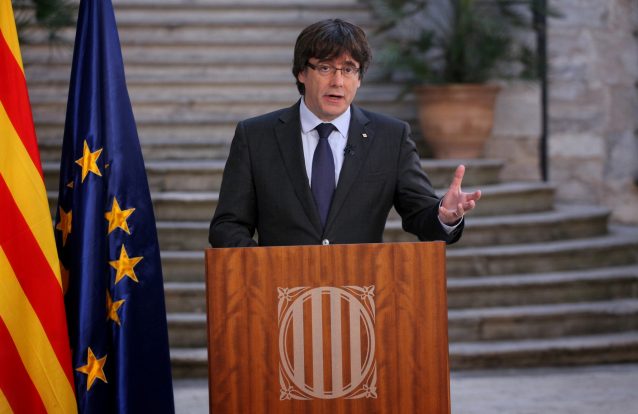 Puigdemont recusa afastamento e quer catalães a fazer "oposição democrática"