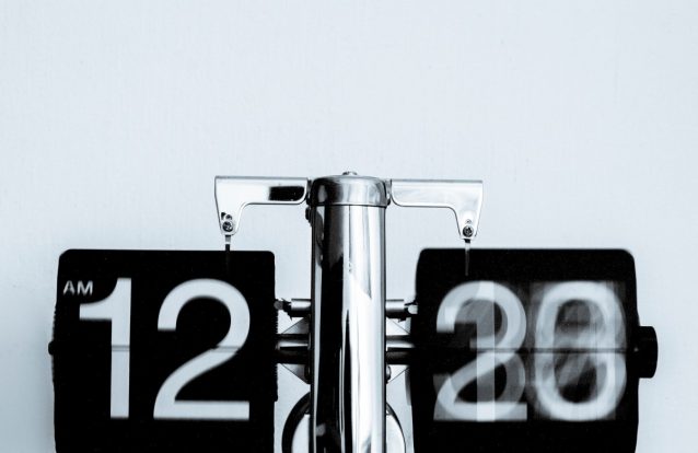 Quer que a hora mude duas vezes por ano? Ainda vai a tempo de votar