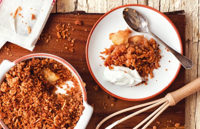 Receita de Crumble de Maçã e Amêndoas, por Marlene Vieira