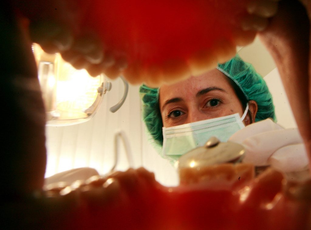 Restaurar os dentes pode ter os dias contados