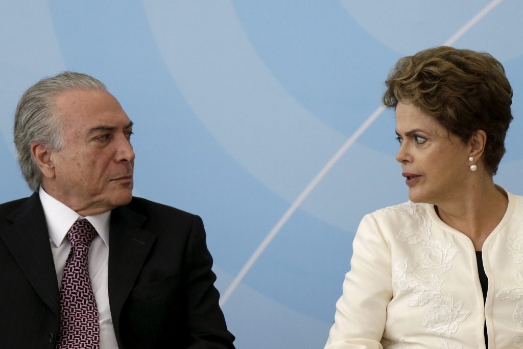 Se não é golpe parece