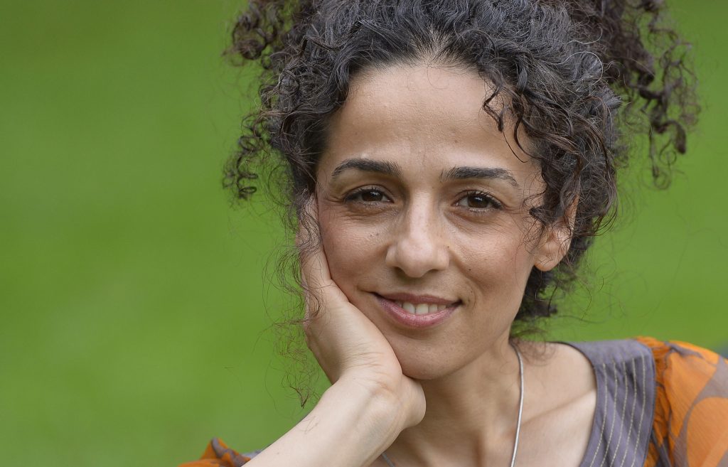 “Se uma mulher não pode decidir como usar o seu cabelo, como poderá controlar o que vai dentro da sua cabeça?’’