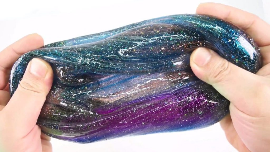 Slime: A massa viscosa que faz sucesso no YouTube mas que pode não ter graça nenhuma
