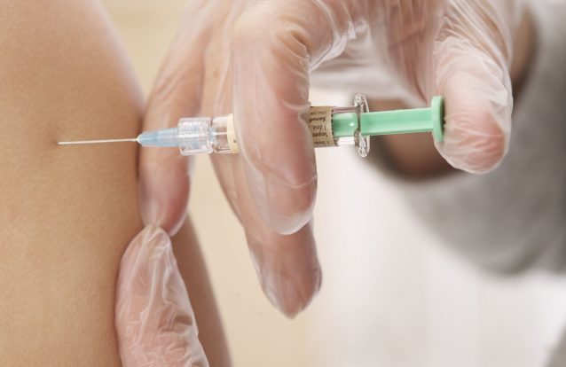 Só pouco mais de metade dos portugueses não tem dúvidas nenhumas sobre a eficácia das vacinas