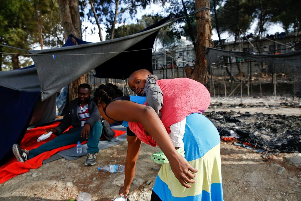Soros promete investir 500 milhões em negócios de migrantes e refugiados na Europa