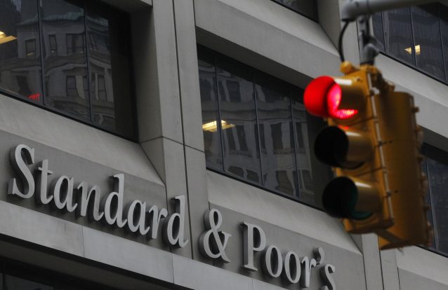 Standard & Poor's mantém 'rating' de Portugal no 'lixo
