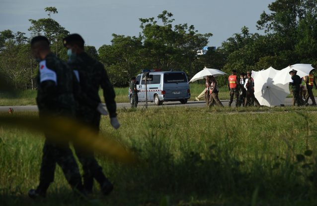 Tailândia: Médico e mergulhadores que estiveram junto do grupo também estão fora da gruta