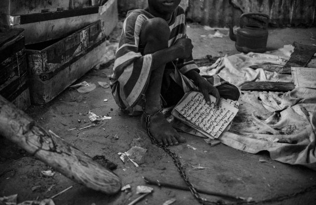 Talibés, os meninos que Mário Cruz resgatou em imagens