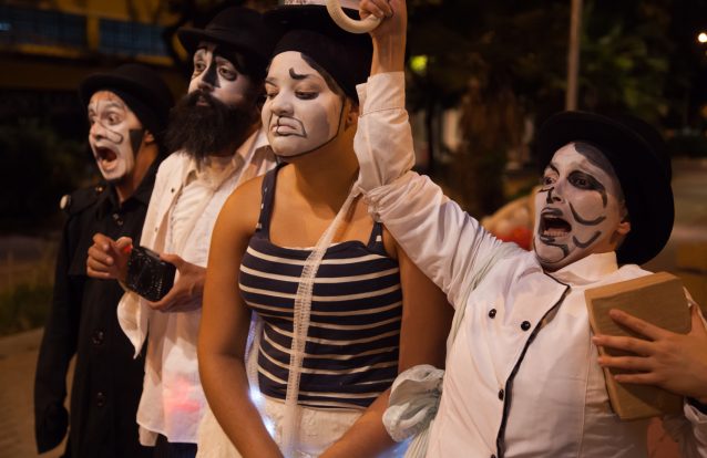 TeatroAgosto no Fundão: Entre a rua e o palco