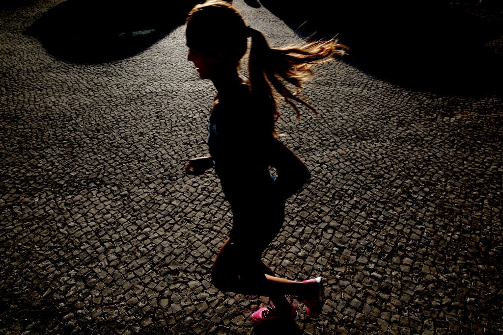 Tem ténis de que já não precisa? A Helpo precisa deles