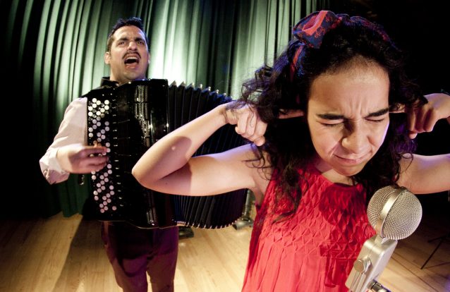 Territórios Dramáticos: Partilhas entre o palco e a mesa
