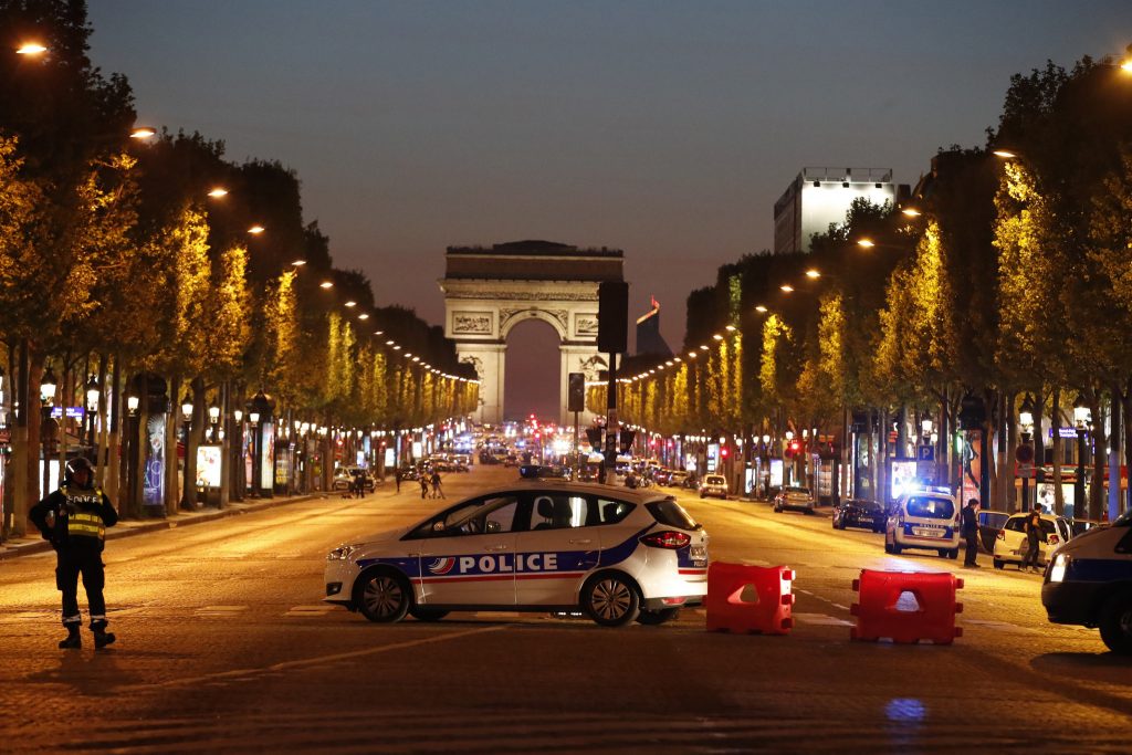 Terror volta a abalar Paris a três dias das eleições