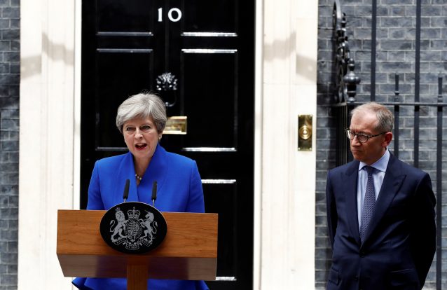 Theresa May vai formar Governo