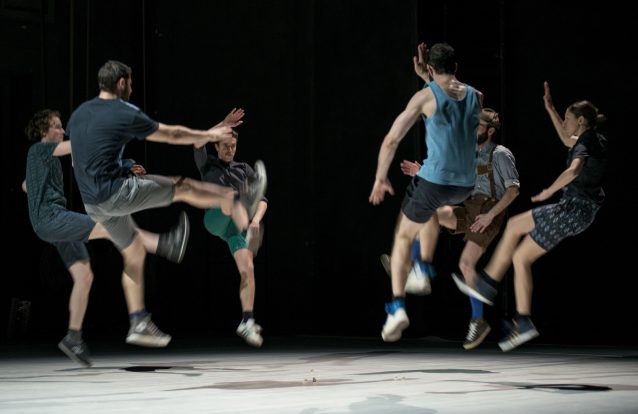 Todos ao palco no festival Materiais Diversos