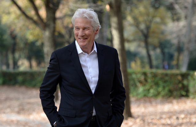 "Todos nós somos sem-abrigo, à procura de um lugar para morar"