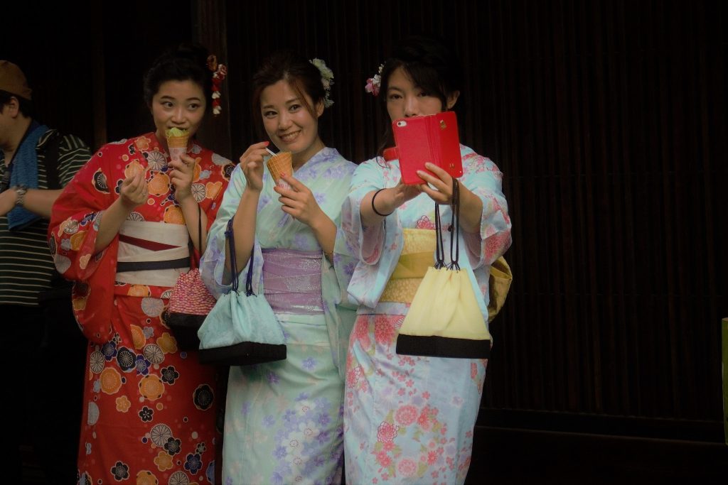 Tolerância Zero ou Tolerância De ponte. Tolerância Divina, mista e até Tolerância alimentar. O Importante é ser Tolerante