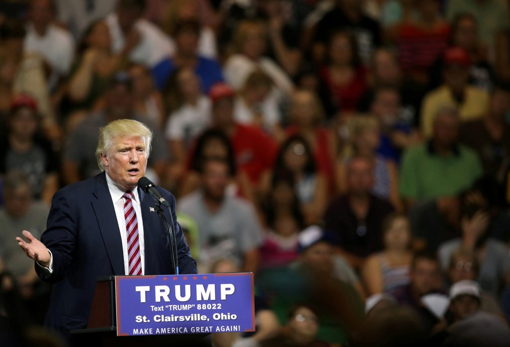 Tortura que simula afogamento "são amendoins", defende Donald Trump