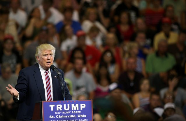 Tortura que simula afogamento "são amendoins", defende Donald Trump