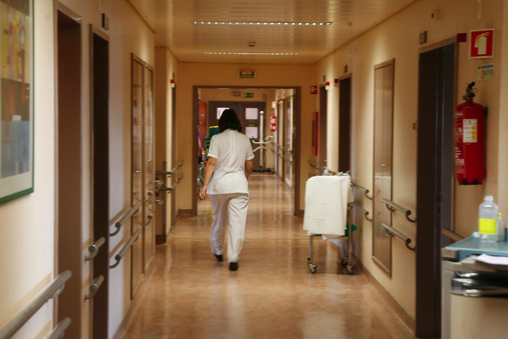 Trabalhar à noite pode aumentar o risco de cancro nas mulheres