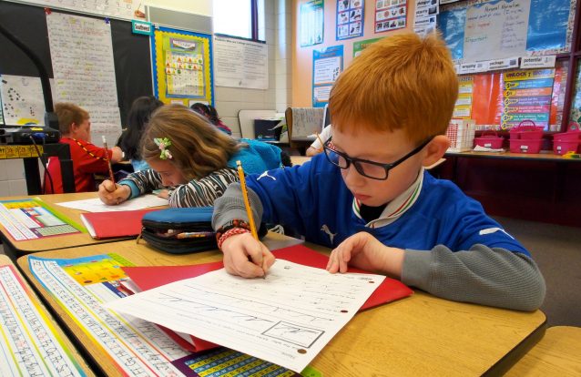 Trabalho de casa ou trabalho em casa