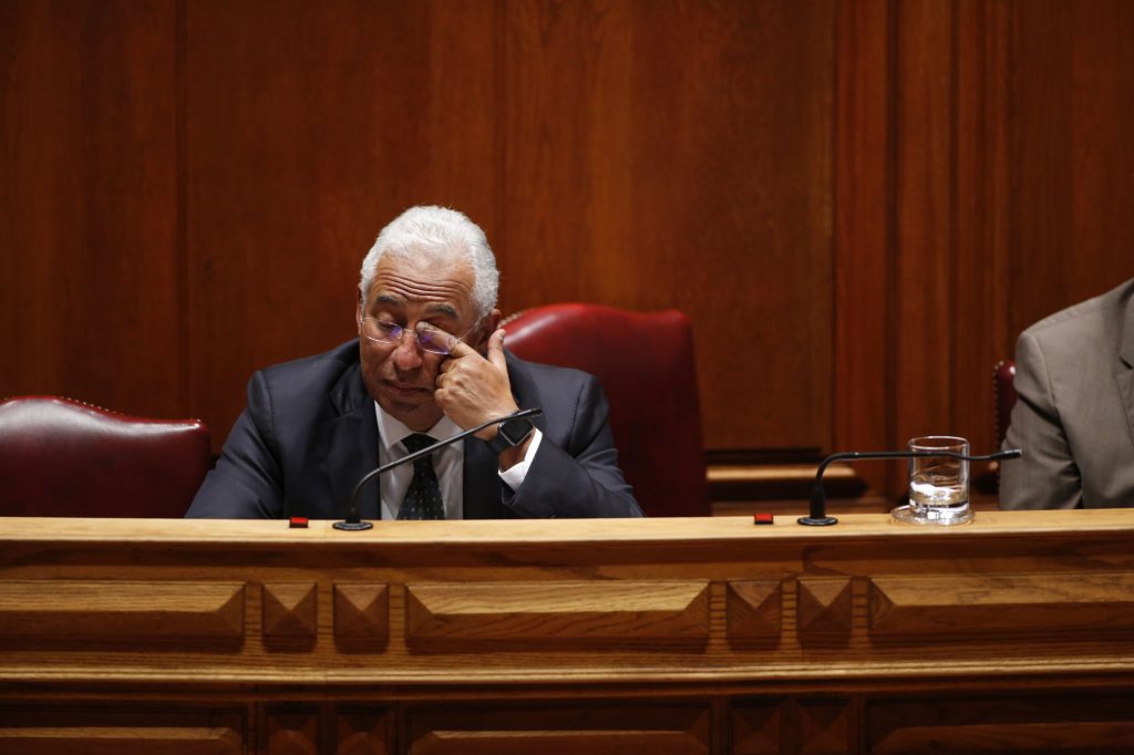 Travar ou não travar a crise política: Parlamento entra no período decisivo