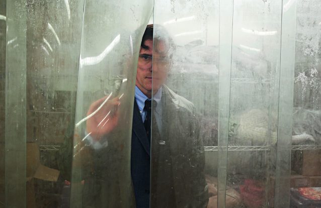 Trepar as paredes no filme “The House That Jack Built”, de Lars von Trier