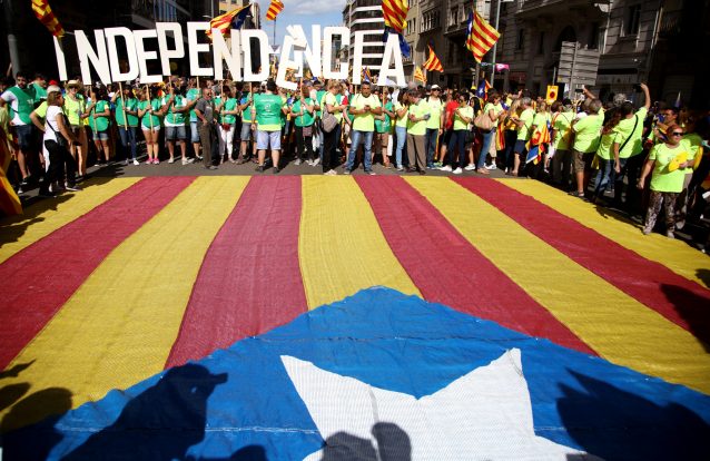Tribunal Constitucional suspende lei para converter Catalunha em república