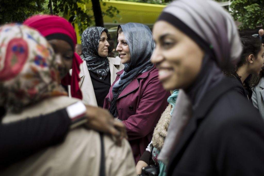 Tribunal europeu de justiça decide que empregadores podem proibir símbolos religiosos