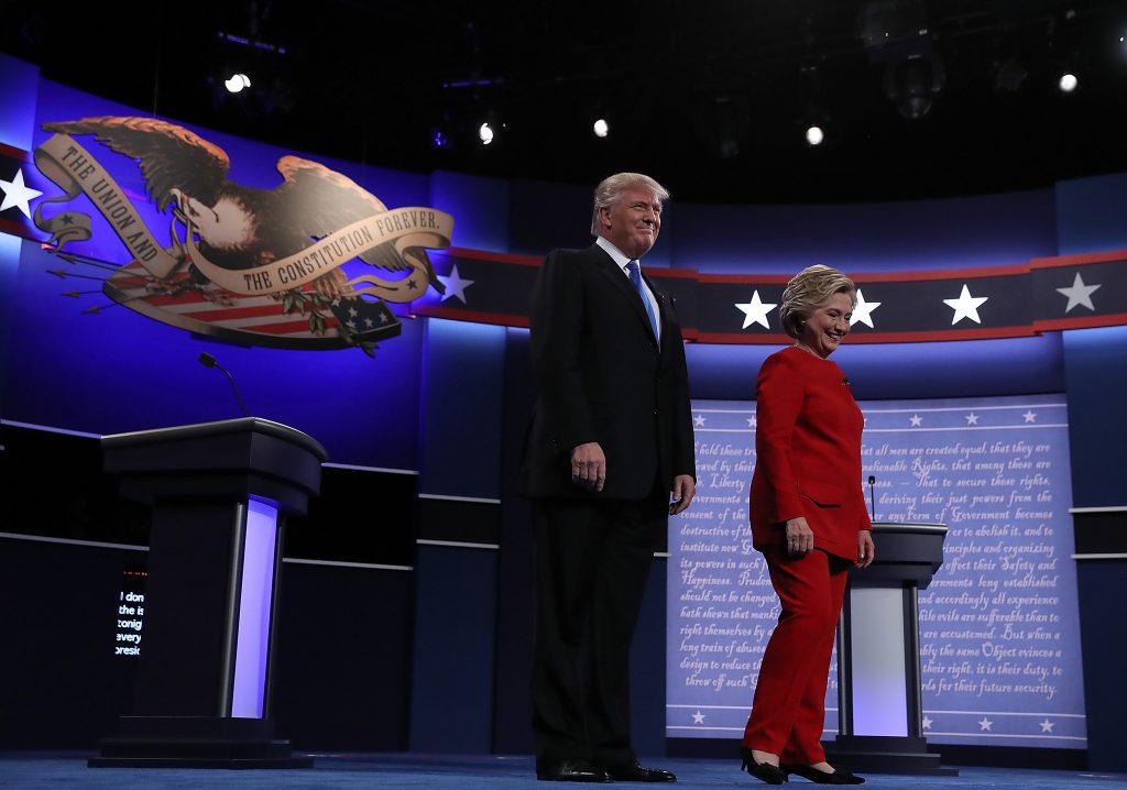 Tudo o que precisa de saber sobre o debate entre Trump e "ela", também conhecida por Hillary