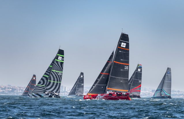 Um dia no mar de Cascais com os melhores velejadores do mundo