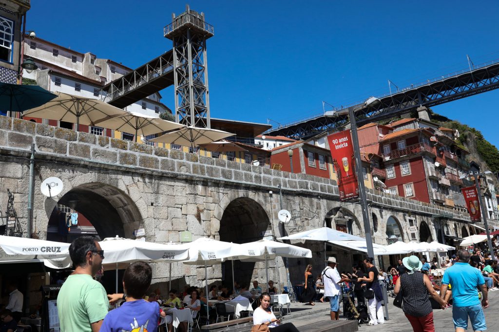 Um estranho caso de “almas” desavindas