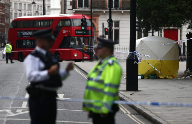 Um morto e cinco feridos em ataque com faca no centro de Londres