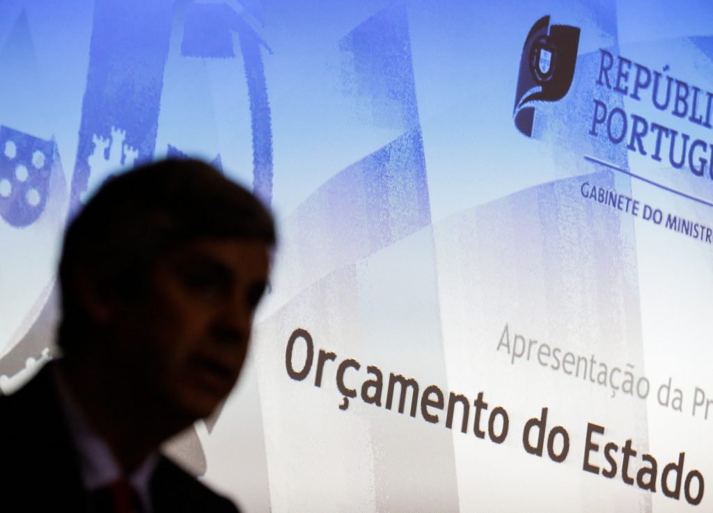 Um Orçamento a meio caminho