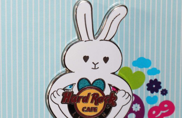Um pin que é um abraço apertado a todas as crianças com cancro