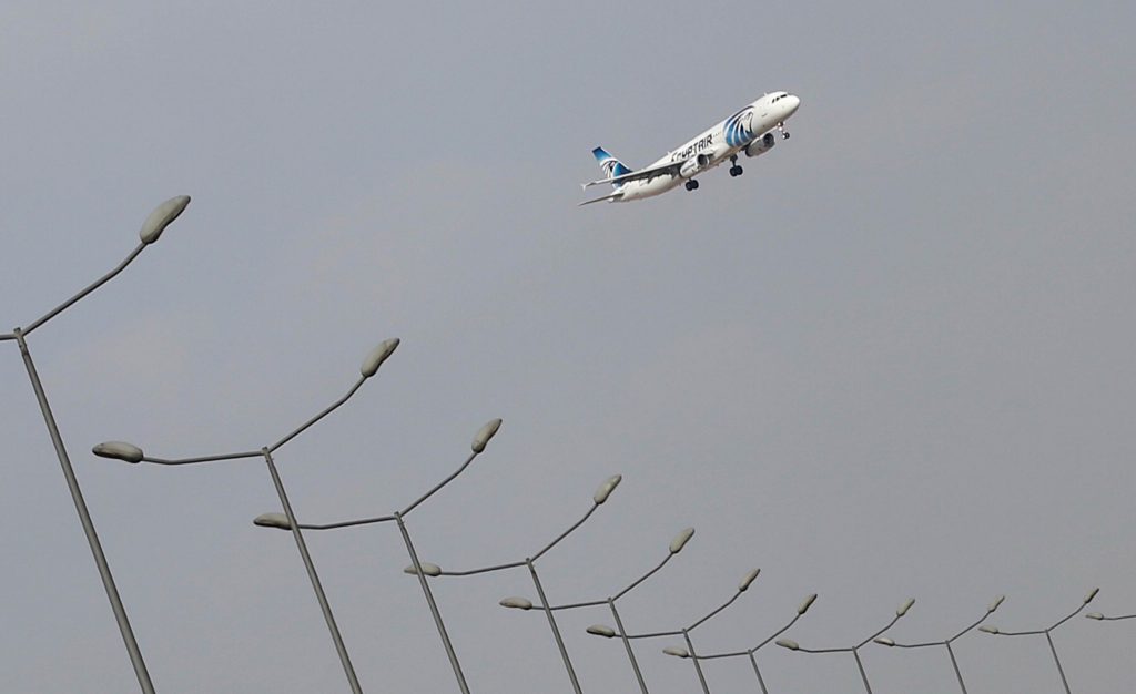 Um português entre as 66 pessoas a bordo do avião que se despenhou no Mediterrâneo