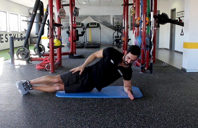 Um treino de abdominais para enfrentar o verão na melhor forma