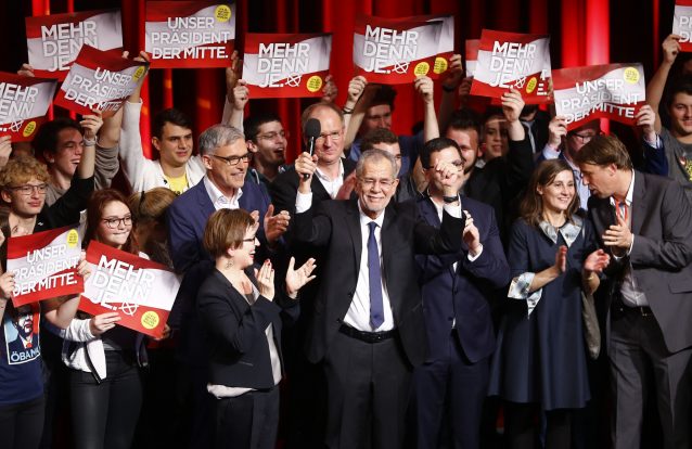 Van der Bellen congratula-se com vitória de uma "Áustria pró-europeia"